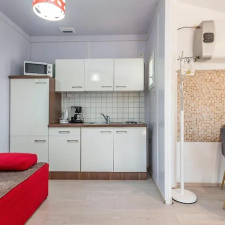 Beautiful Home In Sveti Filip I Jakov With Wifi