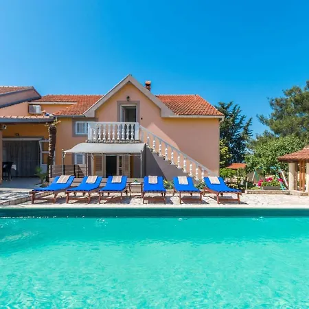 Beautiful Home In Sveti Filip I Jakov With Wifi * Sveti Filip i Jakov