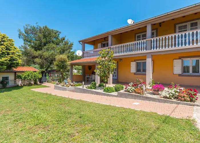 בית נופש Amazing Home In Sveti Filip I Jakov סבטי פיליפ אי ג'קוב