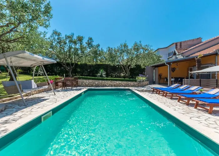 בית נופש Amazing Home In Sveti Filip I Jakov *