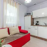 別荘 Beautiful Home In Sveti Filip I Jakov With Wifi *