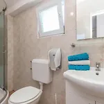 Beautiful Home In Sveti Filip I Jakov With Wifi 別荘 *